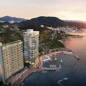 Louis Hamilton Ocean Terrace South Korea